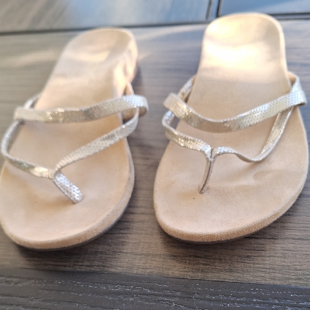 Vionic Silver and Tan Women's Sandals